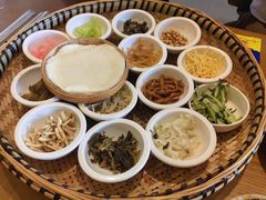 -包整·丝娃娃(一览甲秀楼风景店)