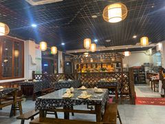 大堂-黄桷树曹家私房菜(江与城店)