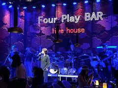 -FOUR PLAY BAR