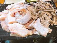 -洪氏嗨捞·广东猪肚鸡·椰子鸡火锅(西咸万象城店)