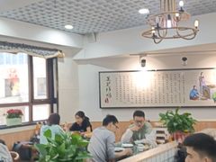 大堂-八两八金·莱芜特色炒鸡(市南漳浦路店)