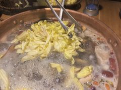 -洱火云南酸菜牛肉火锅(石景山当代商城店)