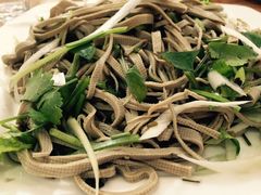 -溢心园香河肉饼总店