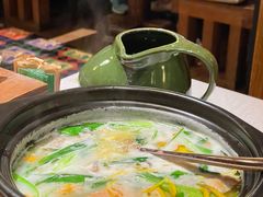 云南过桥米线-云海肴·汽锅鸡·云南菜(天山百盛优客店)