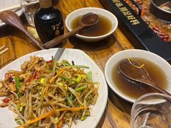 -老牌坊云南鱼豆花火锅(爱建店)