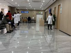 -上海大学附属上海和平眼科医院