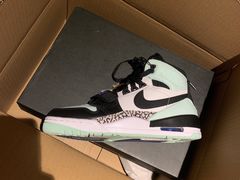 -Air Jordan(世贸天阶店)