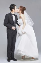 -易摄影婚纱摄影工作室