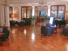 -因特拉肯贝乌里瓦奇大酒店