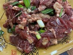 -黄利砖万峰林布依特色酸笋牛肉馆