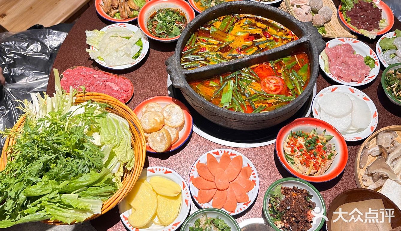 贵阳新晋网红店？？！好吃的火锅大家都爱！[胜利][吐]