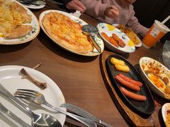 榴莲水果双拼披萨-萨莉亚意式餐厅(龙阳广场店)