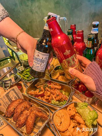 氛围感满满的露营风小酒馆～