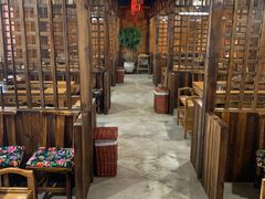 -果松木炭酸菜铜火锅·外婆参鸡汤