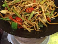 -虹泥小厨(南国花园总店)