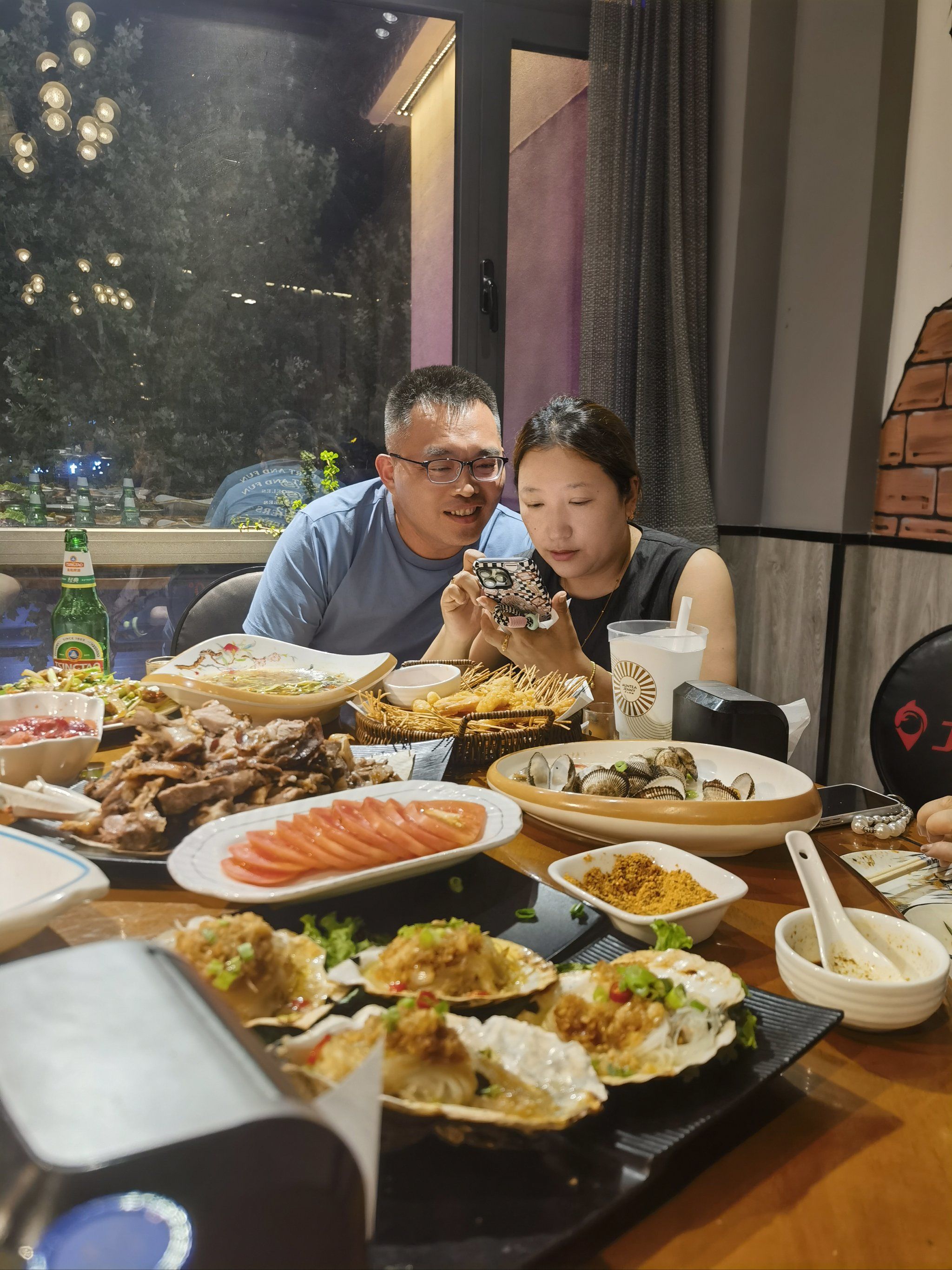 家人聚餐烧烤绝对的一绝,烧烤真不是谁都能烤的好吃!