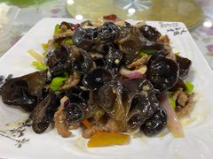 木耳炒肉-清真·伊清阁餐厅