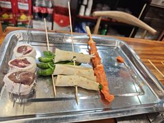-哈尔滨小酒馆·鲜肉现穿自助烧烤(康新花园店)