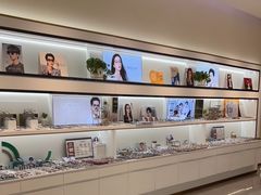 -J-Optical佳视明眼镜·蔡司视觉(青岛金茂览秀城店)