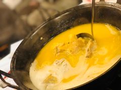 -鲜入围煮花胶鸡海鲜火锅