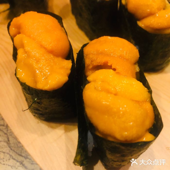 丽蕾日料(枫林路店)海胆手握图片