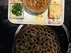 老土炕一絕-王村姑老土炕莜面村(张北店)