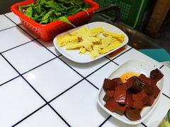 -领鲜现切猪杂火锅(番禺桥南店)