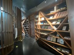 -钟书阁(松江泰晤士小镇店)