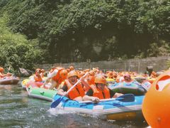 -安吉龙王山峡谷漂流