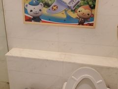 -深圳富苑皇冠假日套房酒店