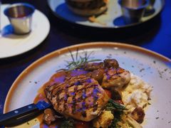 烤鸡胸配肉汁蘑菇酱-bluefrog蓝蛙(皇庭广场店)