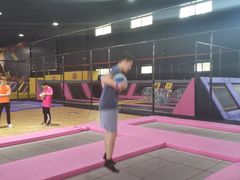 -嘿哟动霸CHUA·新潮玩运动娱乐中心·蹦床滑冰团建乐园