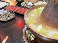 -果松木炭酸菜铜火锅·外婆参鸡汤