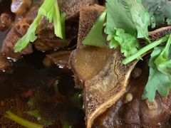 香辣牛骨-贡梅老面馆·蟹粉面·无锡特色小吃(南长街主推店)