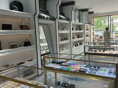 -万物奢潮中古奢侈品(青岛店)