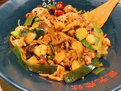 -风光老灶麻辣香锅(大成路翠微百货店)