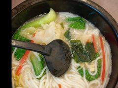 -灵芝妹子海鲜米线(瓦房店新玛特店)
