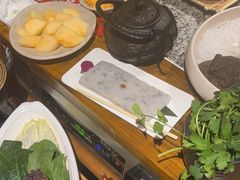 -老牌坊云南鱼豆花火锅(哈西万达店)