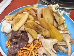 -菌之家·专业纯野生菌火锅·特色炒菌
