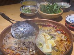 -洱火云南酸菜牛肉火锅(石景山当代商城店)