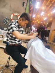 -震轩美容美发连锁店