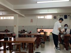 -宝瑞门钉肉饼店