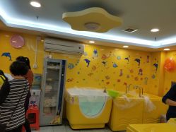 -爱婴岛·婴儿游泳馆(广州市妇幼医院店)