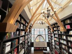 -钟书阁(松江泰晤士小镇店)