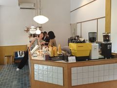 -彳亍咖啡·这里(水湾路店)