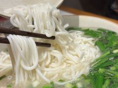 -粉八·云南米线·建水烧烤(常熟路店)