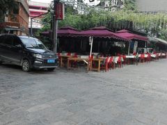 -刘姐啤酒鱼民族演艺餐厅(西街总店)