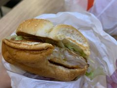 卤辣板烧鸡腿堡-麦当劳(海岸城店)