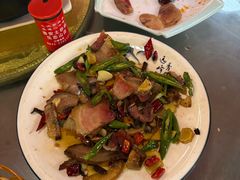 -土砂锅生态山庄·非遗砂锅雅鱼