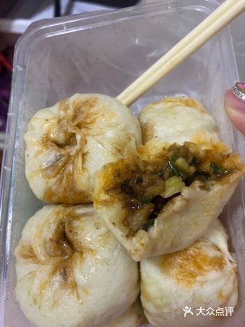 等了3小时才吃上的包子！油一个劲从皮子往外渗
